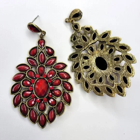 Red Earrings- New - Picture 2 of 5
